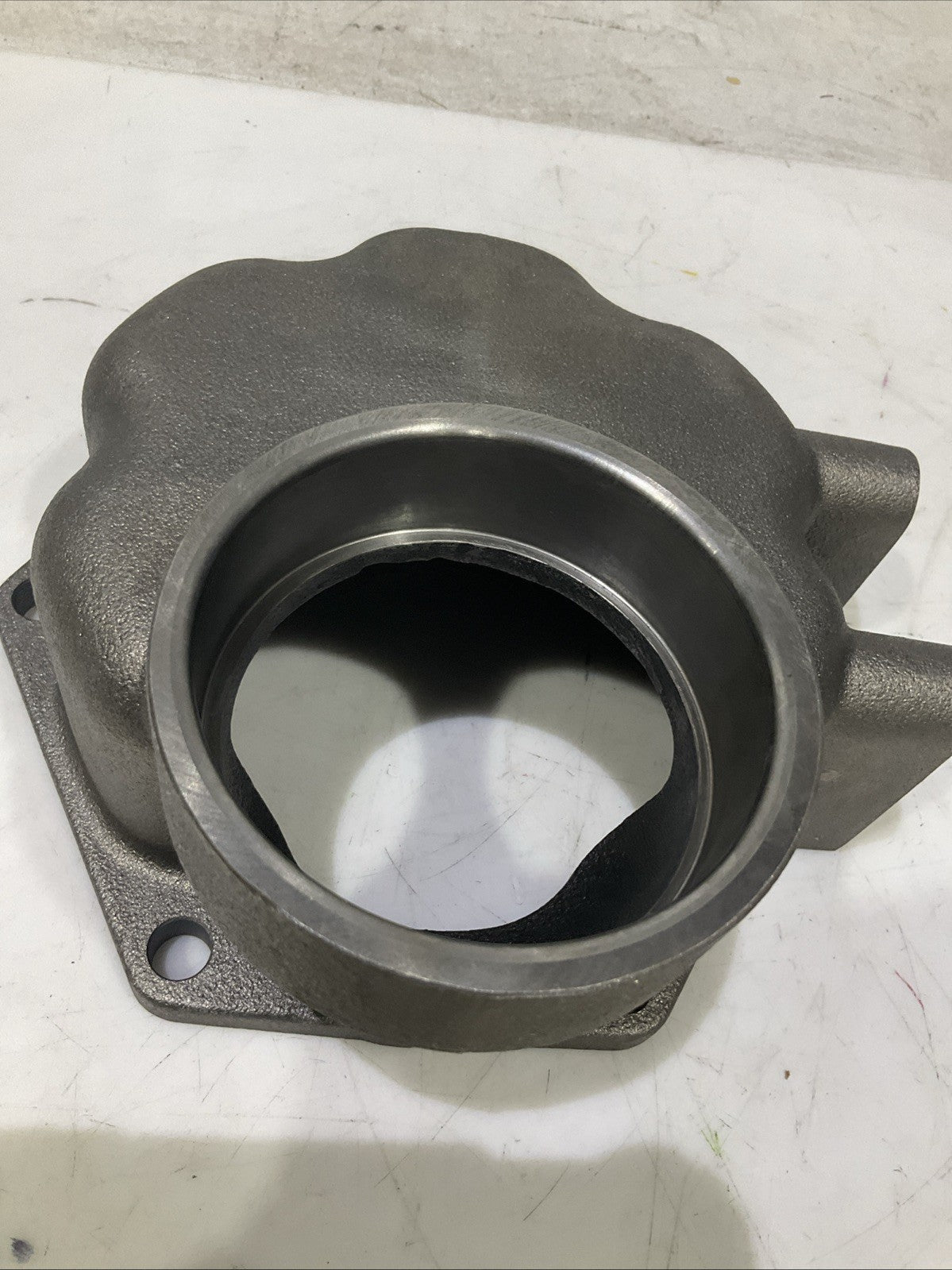 CAT  285-9361  ENGINE OIL COOLER  INLET BONNET  J5A7