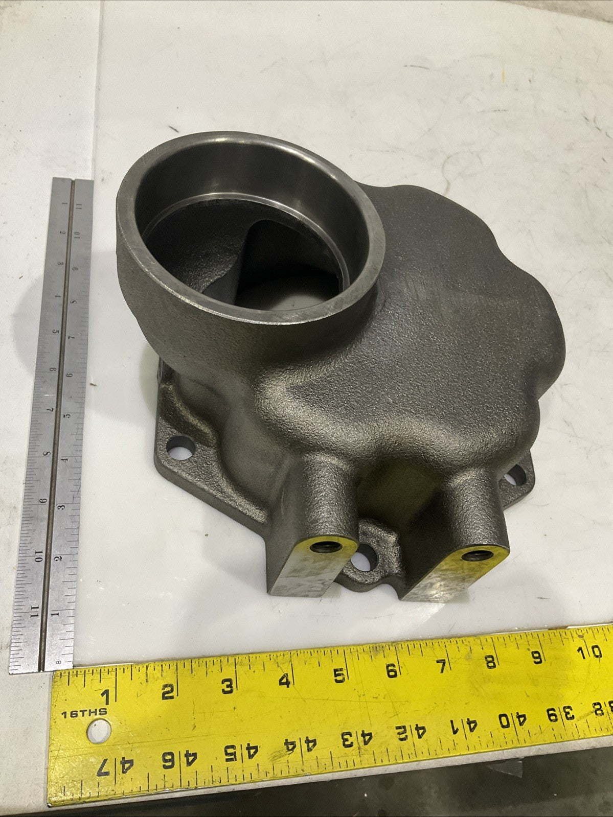 CAT  285-9361  ENGINE OIL COOLER  INLET BONNET  J5A7