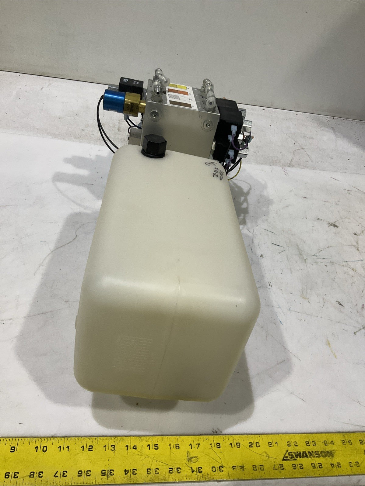 WOMACK  S103T-4979  UNIDIRECTIONAL  LEVELING  PUMP   J5A7