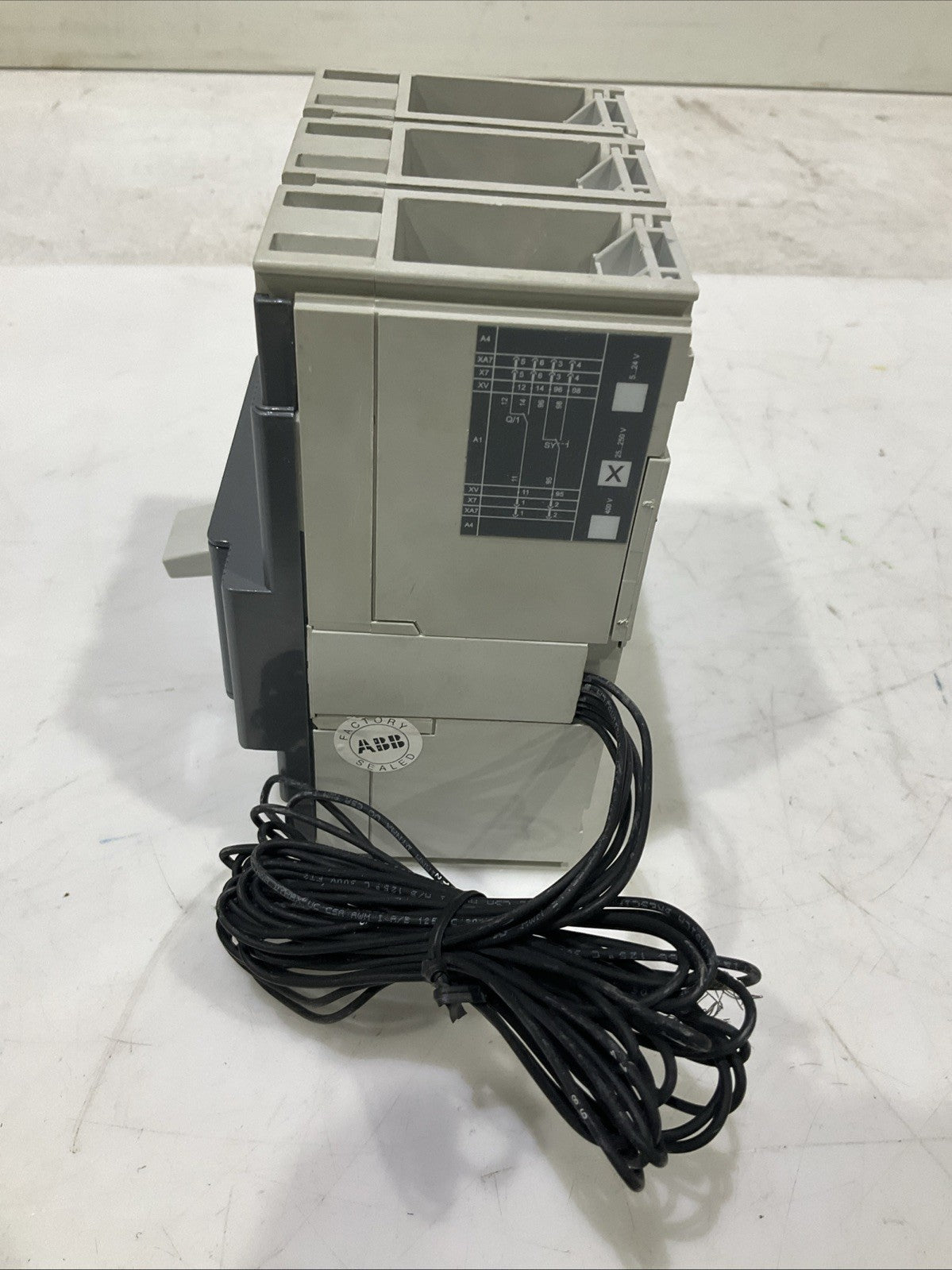 ABB SACE TMAX T3N CIRCUIT BREAKER  150A 3 POLE AUX SWITCH T3N150 U3S