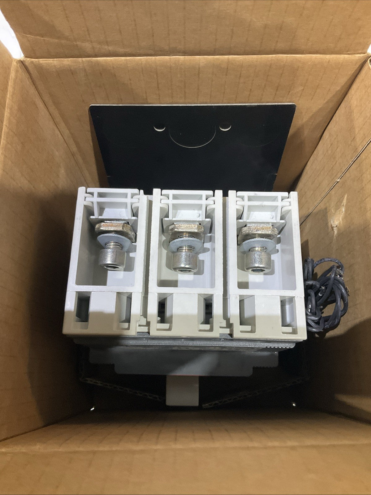 ABB SACE TMAX T3N CIRCUIT BREAKER  150A 3 POLE AUX SWITCH T3N150 U3S