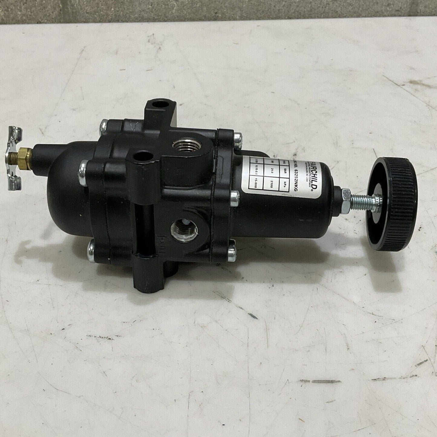 FAIRCHILD 63252NKG PNEUMATIC FILTER REGULATOR  63 300 PSIG 21 BAR 2100 KPA P7P