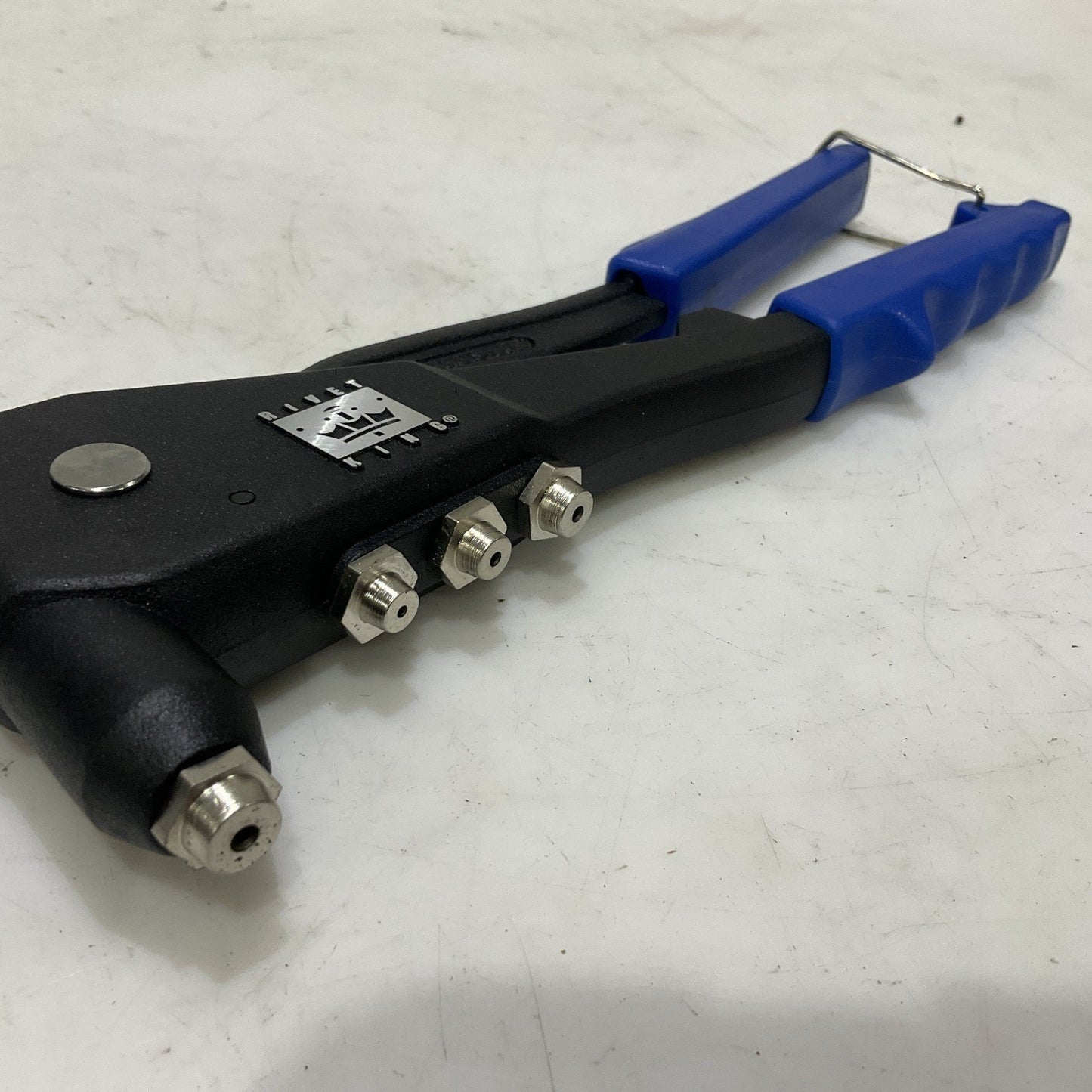 RIVET KING RK-20 RIVET GUN 3/16 IN MAX 1/4 IN NUT HAND 2 IN 1 COMB RIVET NUT T2M