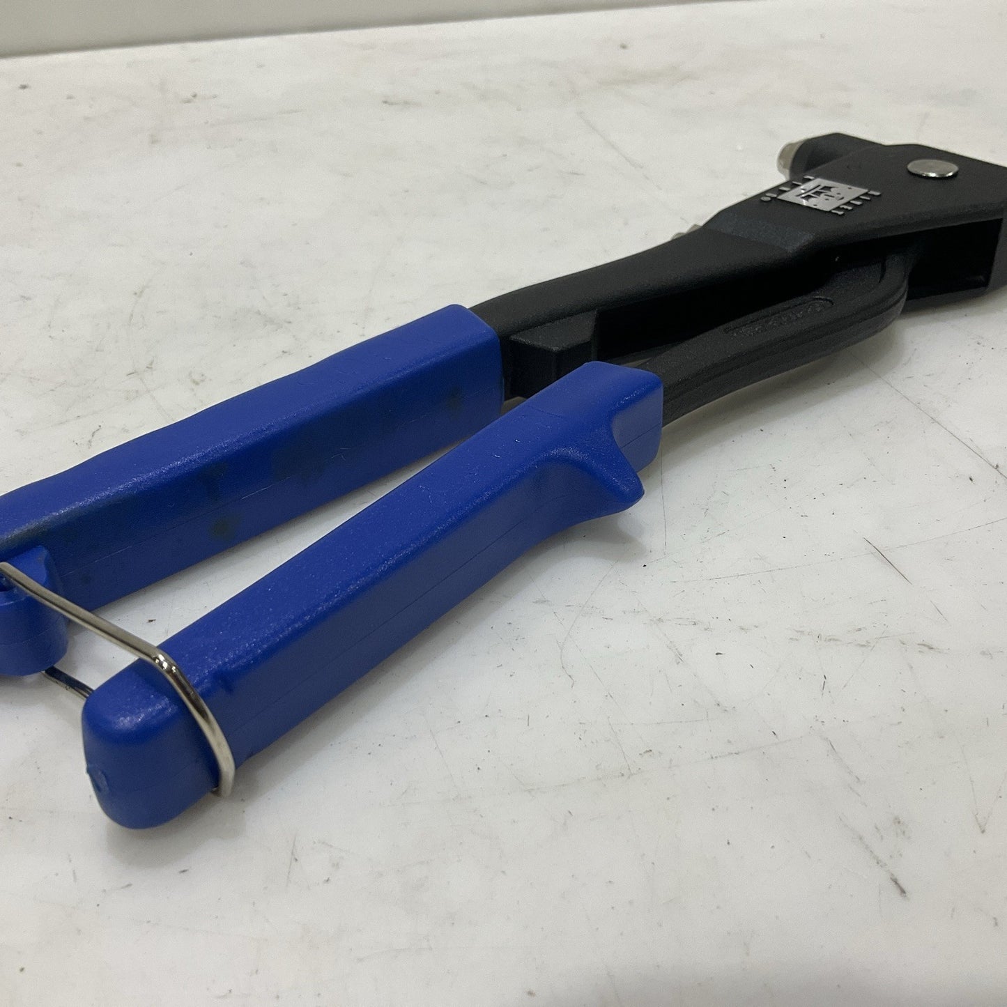 RIVET KING RK-20 RIVET GUN 3/16 IN MAX 1/4 IN NUT HAND 2 IN 1 COMB RIVET NUT T2M