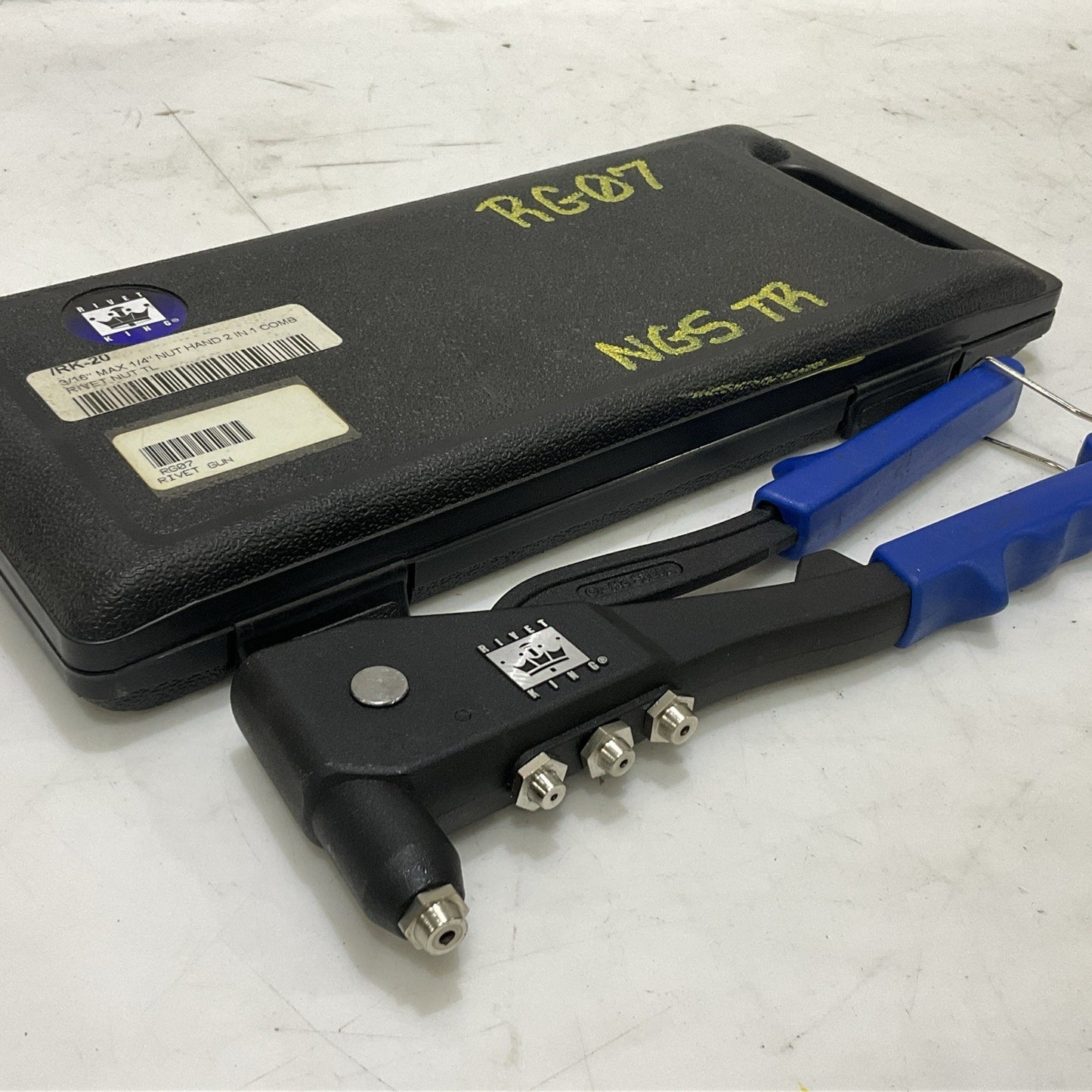 RIVET KING RK-20 RIVET GUN 3/16 IN MAX 1/4 IN NUT HAND 2 IN 1 COMB RIVET NUT T2M