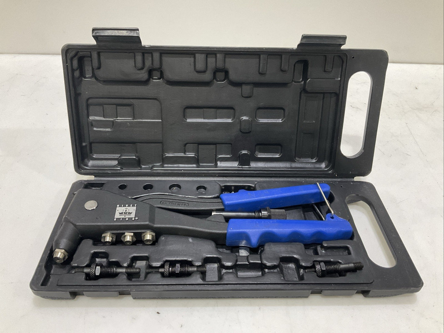RIVET KING RK-20 RIVET GUN 3/16 IN MAX 1/4 IN NUT HAND 2 IN 1 COMB RIVET NUT T2M