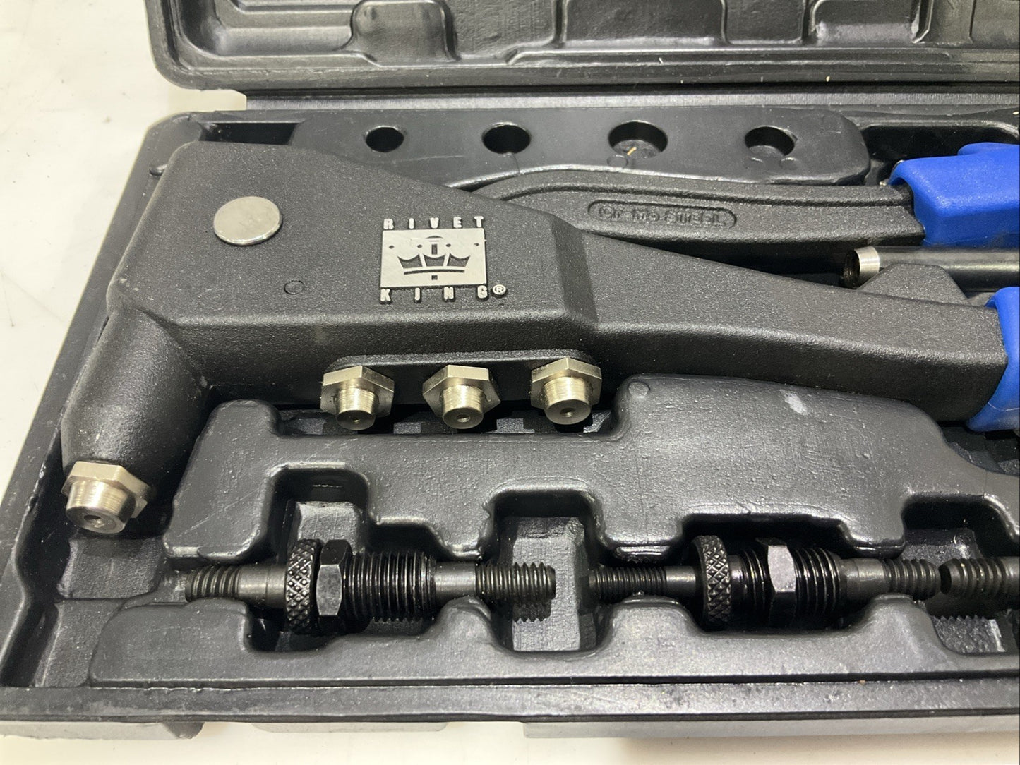 RIVET KING RK-20 RIVET GUN 3/16 IN MAX 1/4 IN NUT HAND 2 IN 1 COMB RIVET NUT T2M