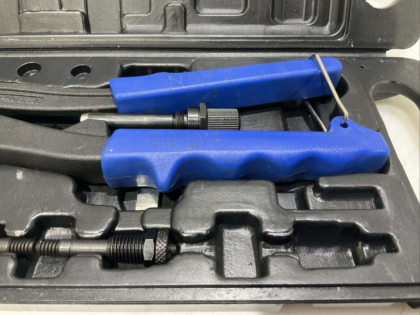 RIVET KING RK-20 RIVET GUN 3/16 IN MAX 1/4 IN NUT HAND 2 IN 1 COMB RIVET NUT T2M