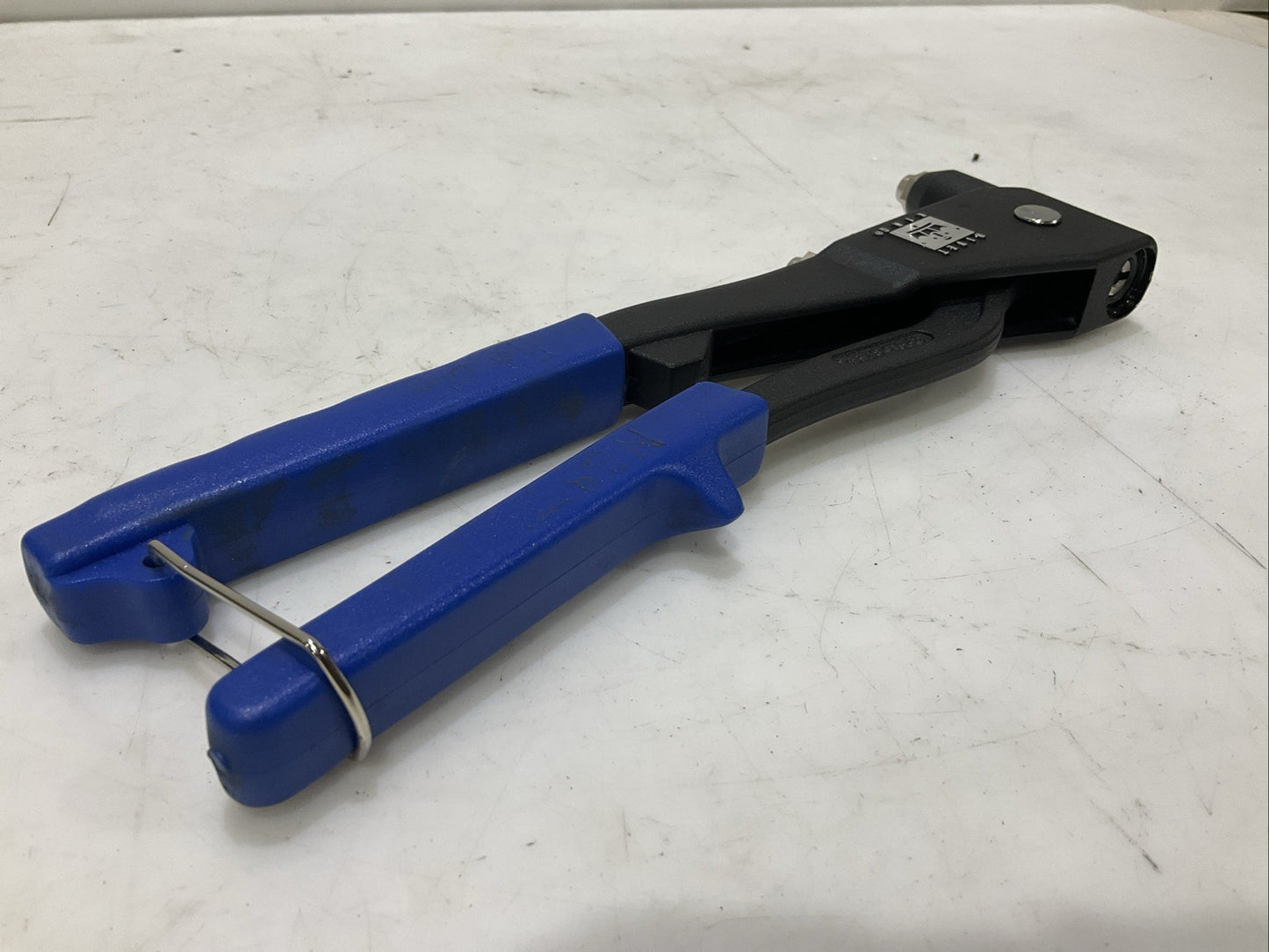 RIVET KING RK-20 RIVET GUN 3/16 IN MAX 1/4 IN NUT HAND 2 IN 1 COMB RIVET NUT T2M