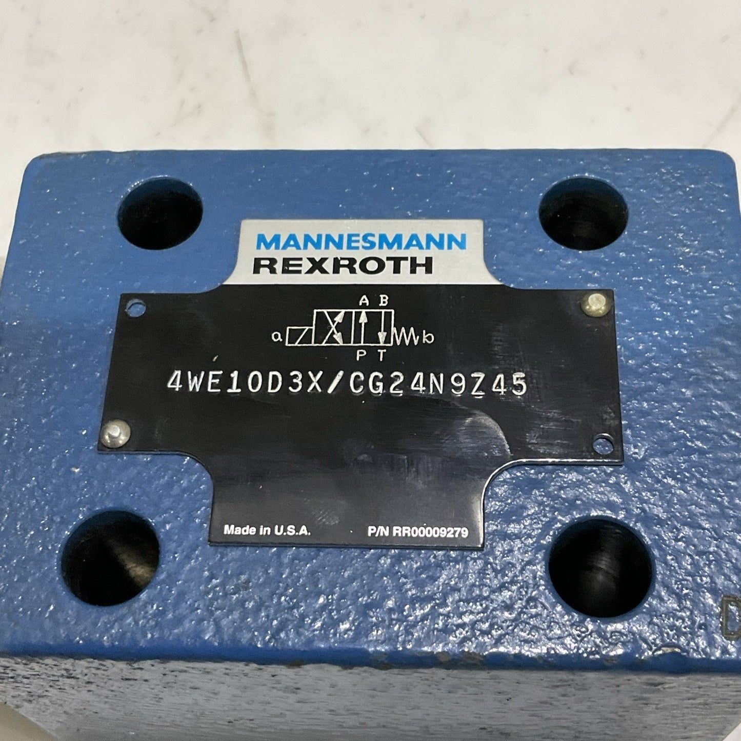 MANNESMANN REXROTH  4WE10D3X/CG24N9Z45 RR00009279  DIRECTIONAL SPOOL VALVE Z2M