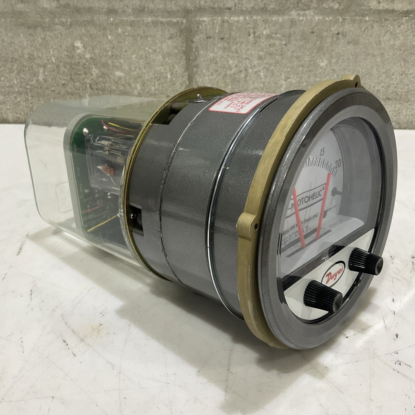 DWYER 43220 W03U CAPSU-PHOTOHELIC PRESSURE SWITCH/GAUGE 500 PSIG SERIES 43000 5W