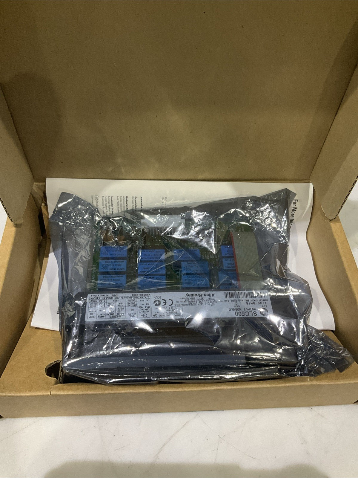 A-B -CAT   1746-OW16    SLC500  SER-C   I/0  OUTPUT MODULE  B9S