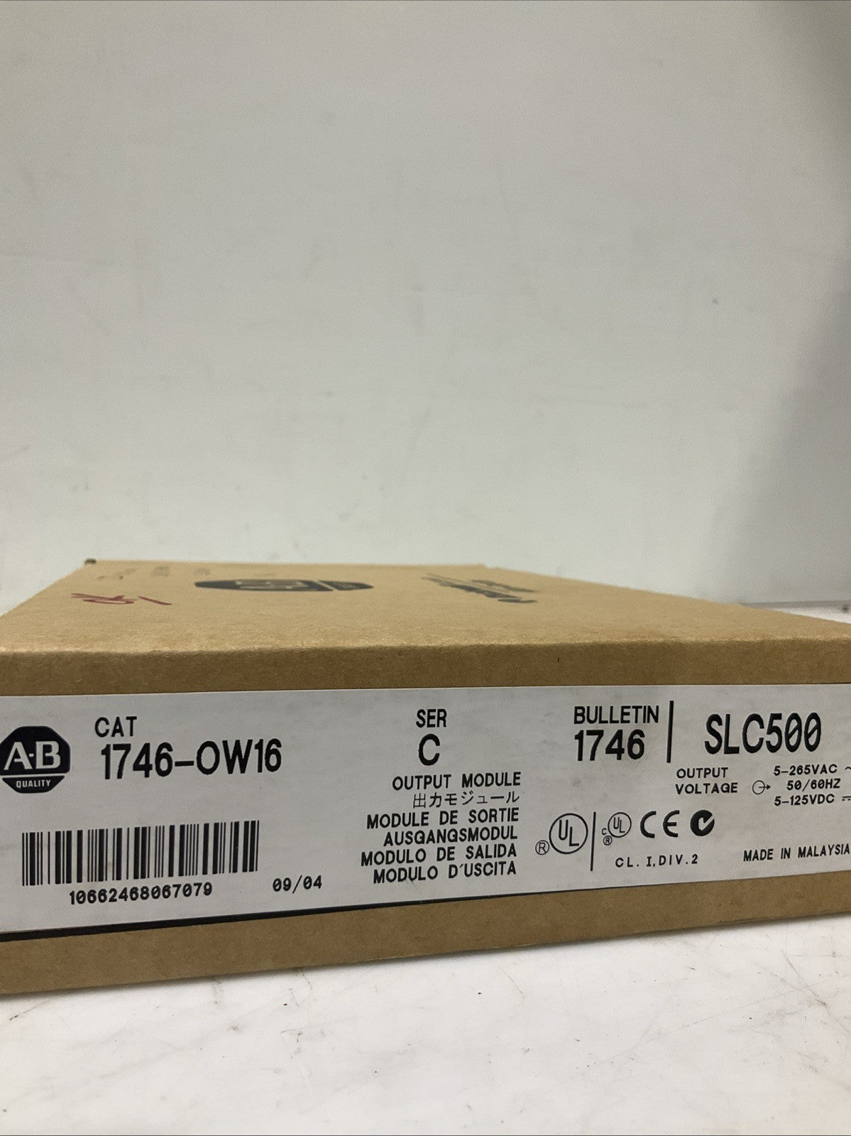 A-B -CAT   1746-OW16    SLC500  SER-C   I/0  OUTPUT MODULE  B9S