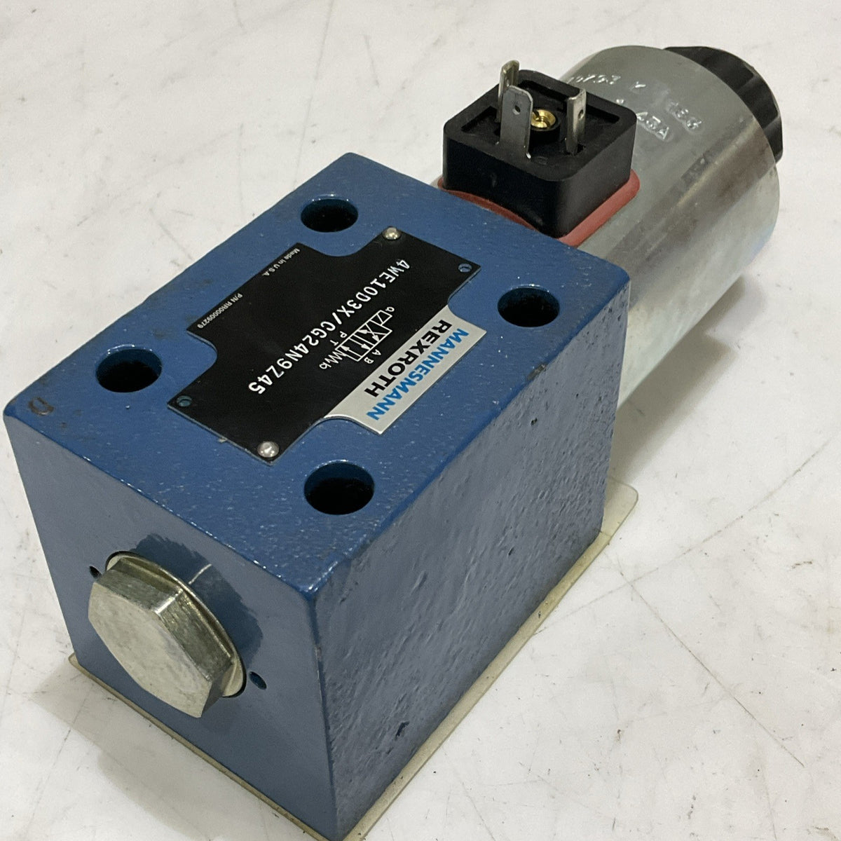 MANNESMANN REXROTH  4WE10D3X/CG24N9Z45 RR00009279  DIRECTIONAL SPOOL VALVE Z2M