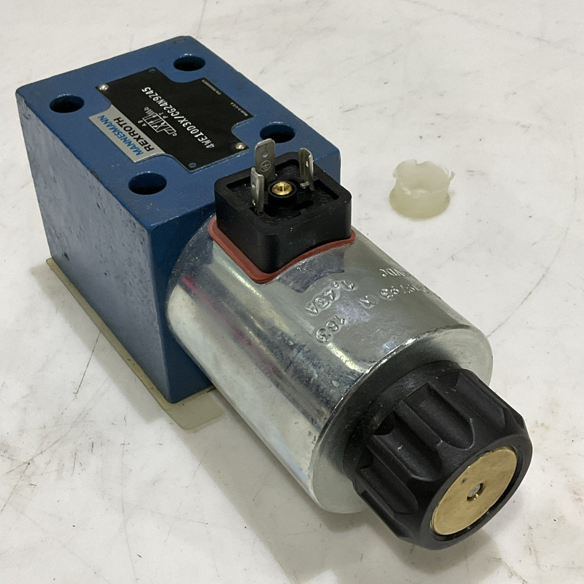 MANNESMANN REXROTH  4WE10D3X/CG24N9Z45 RR00009279  DIRECTIONAL SPOOL VALVE Z2M