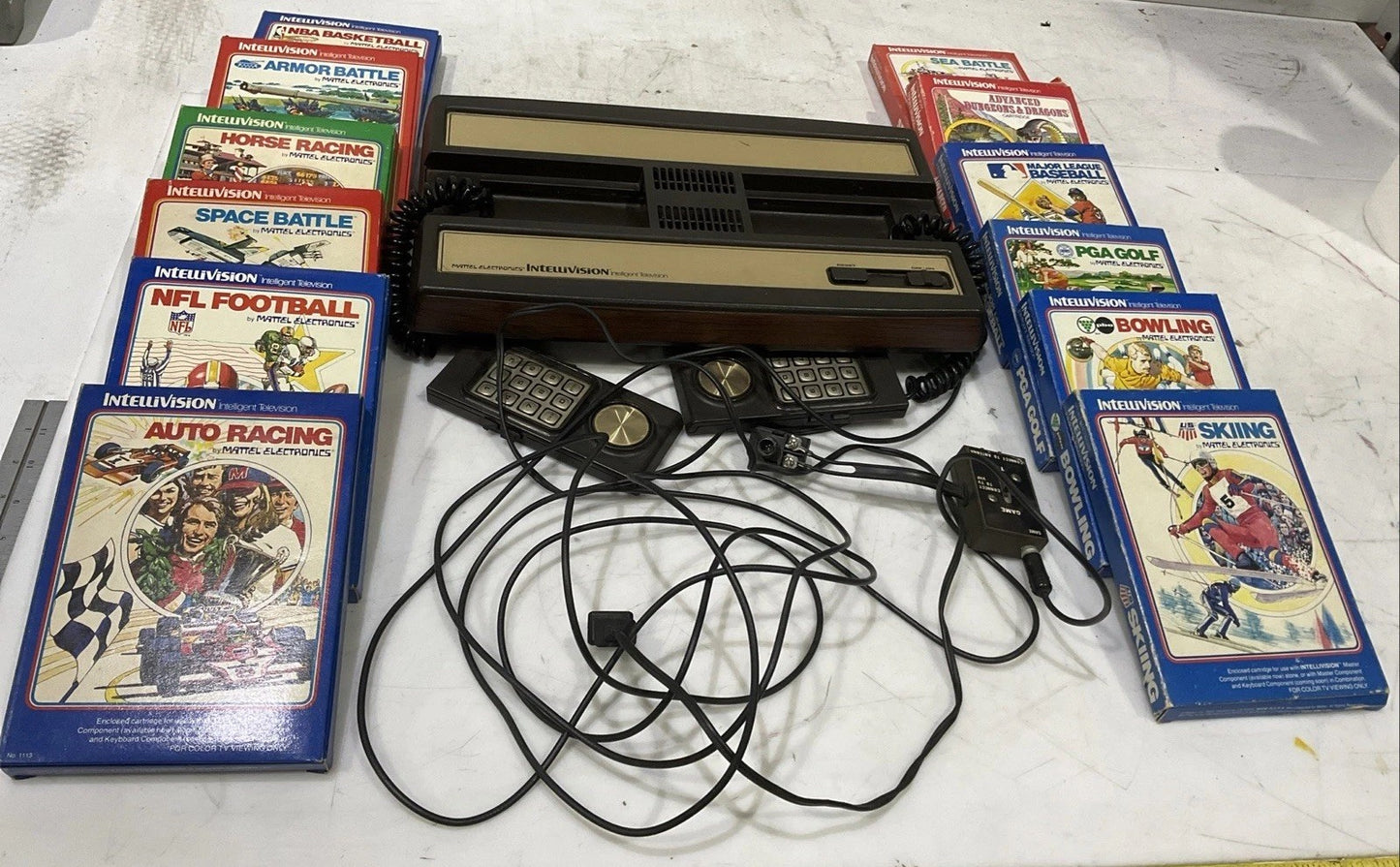 INTELLIVISION   2609  MATTEL  ELECTRONIC GAME  VIDEO  CONSOLA  WITH 12  GAMES