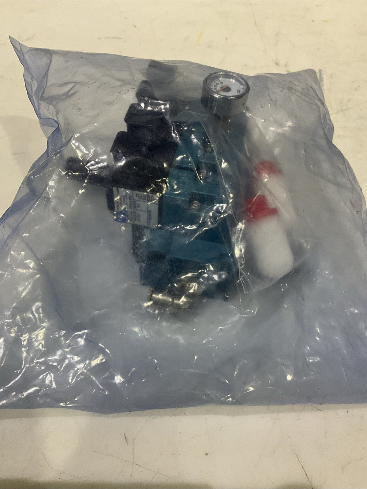 MAC  45A-LAC-DDAJ-1KG   4WAYS  2POSITION PNEUMATIC POPPET  SOLENOID  VALVE 24VDC