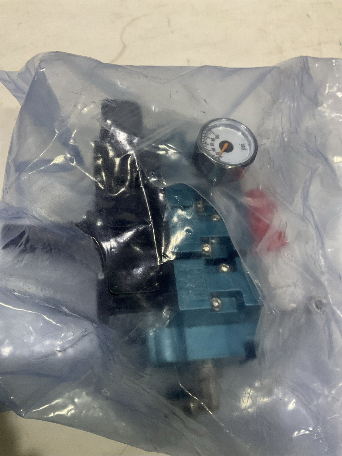 MAC  45A-LAC-DDAJ-1KG   4WAYS  2POSITION PNEUMATIC POPPET  SOLENOID  VALVE 24VDC