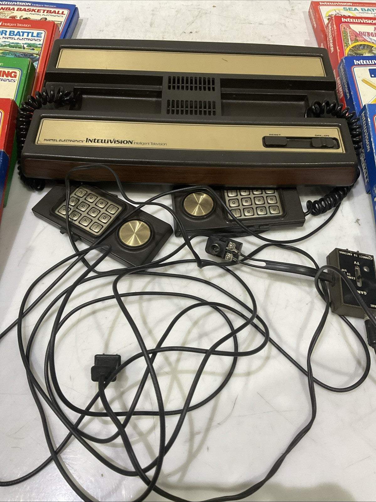 INTELLIVISION   2609  MATTEL  ELECTRONIC GAME  VIDEO  CONSOLA  WITH 12  GAMES