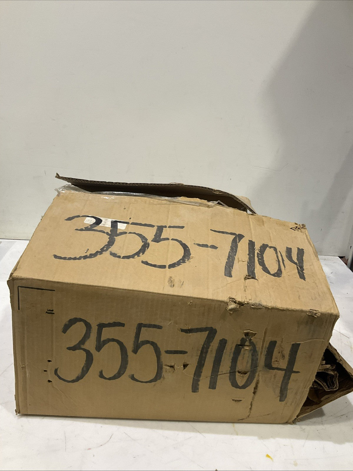 CAT- CATERPILLAR   355-7104  ADAPTER  ASSEMBLY  J5A7