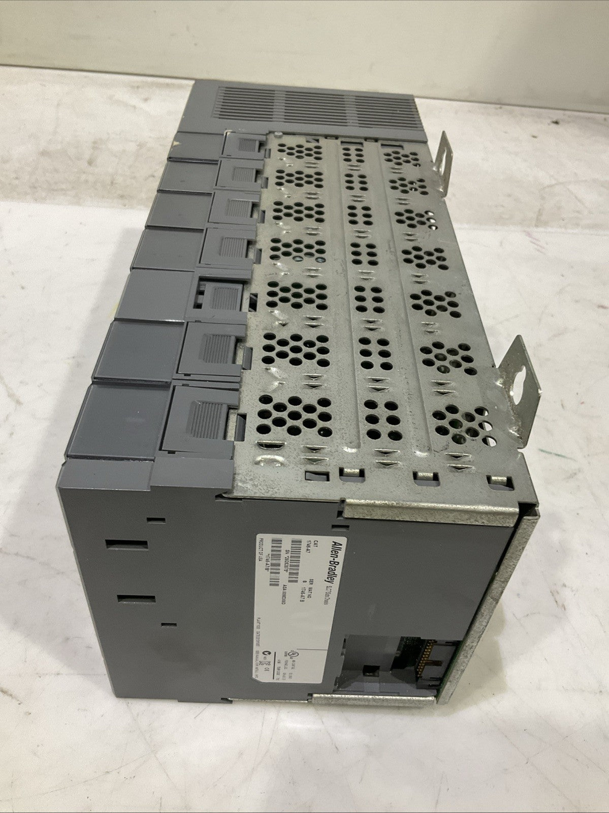 ALLEN-BRADLEY  1746-A7  SLC7 SLOTS CHASSIS  SLC5/03 CPU  IN /OUTPUT MODEDULE B9S