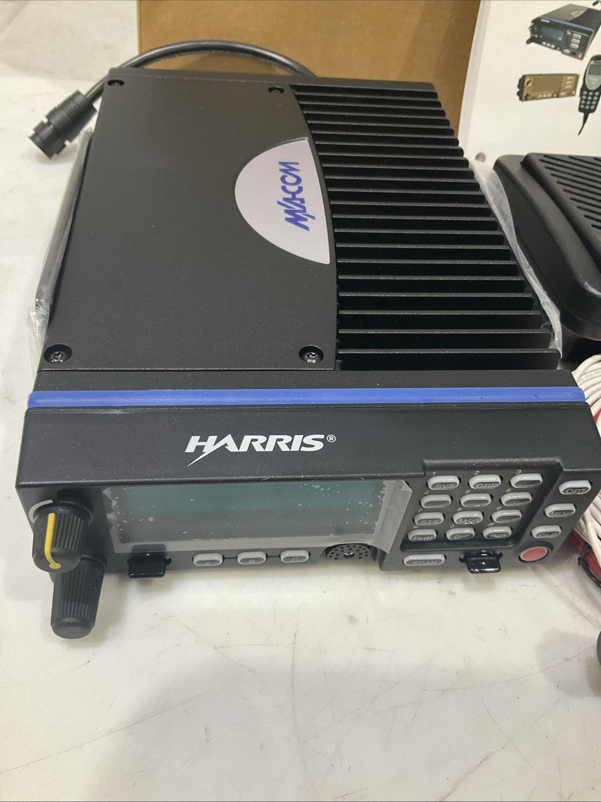 HARRIS M7300  MOBILE RADIO  VHF / 700-800MHZ FRONT AND  REMOTE MOUNT RADIO  B9S