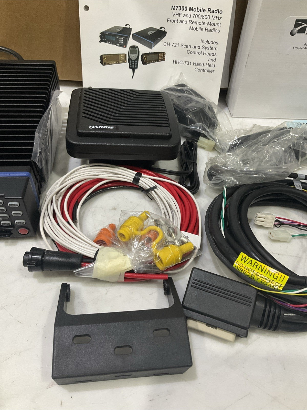 HARRIS M7300  MOBILE RADIO  VHF / 700-800MHZ FRONT AND  REMOTE MOUNT RADIO  B9S