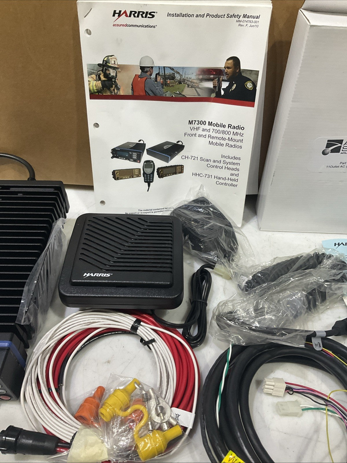 HARRIS M7300  MOBILE RADIO  VHF / 700-800MHZ FRONT AND  REMOTE MOUNT RADIO  B9S