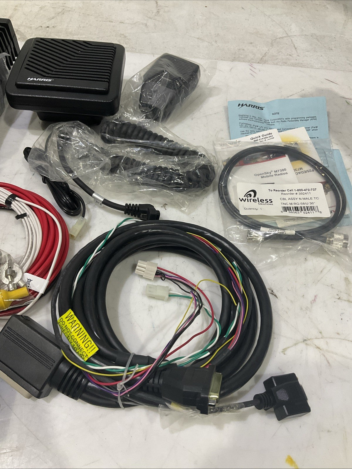HARRIS M7300  MOBILE RADIO  VHF / 700-800MHZ FRONT AND  REMOTE MOUNT RADIO  B9S