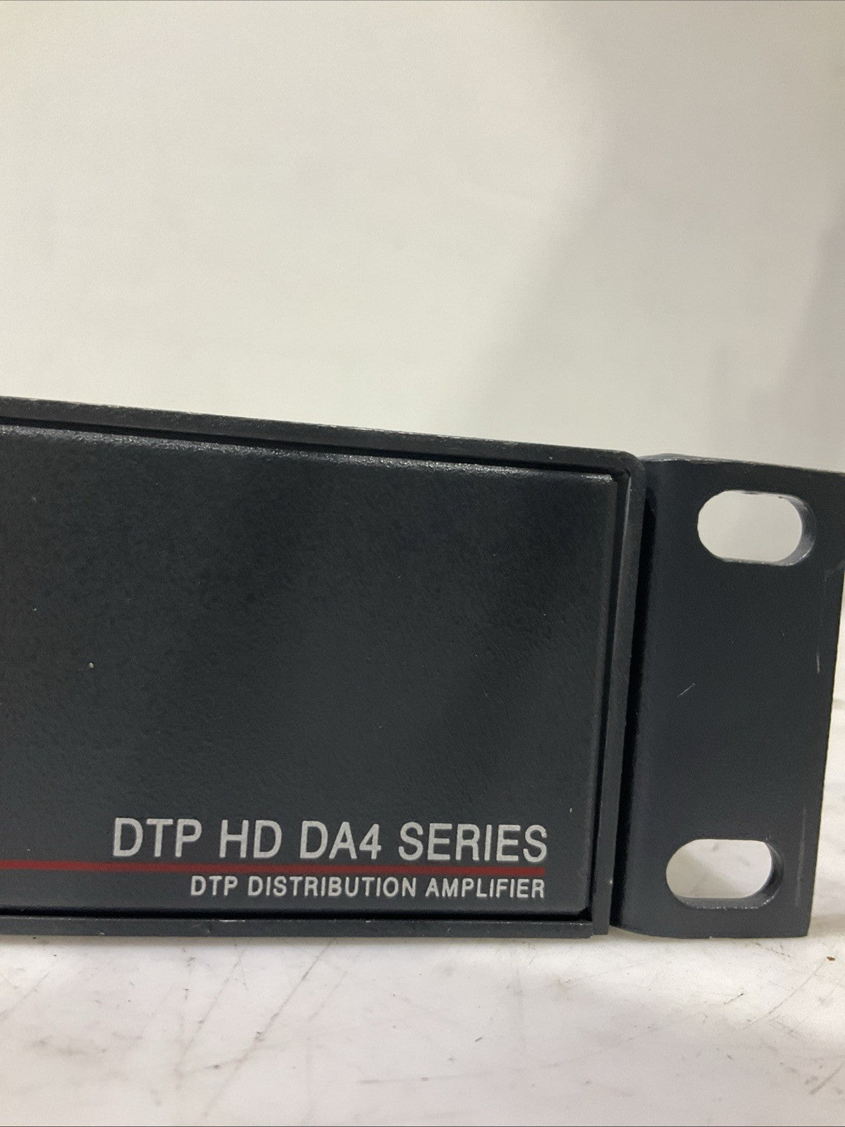 EXTRON  DTP HD DA4  DISTRIBUTION  AMPLIFIER  B9S