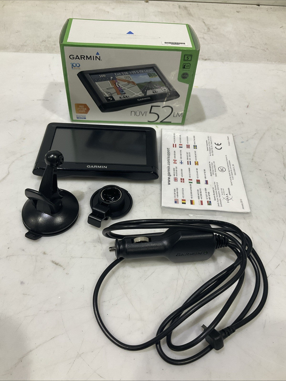 GARMIN NUVI52LM  5-INCH  PORTABLE AUTOMOTIVE GPS  NAVIGATOR  B9S