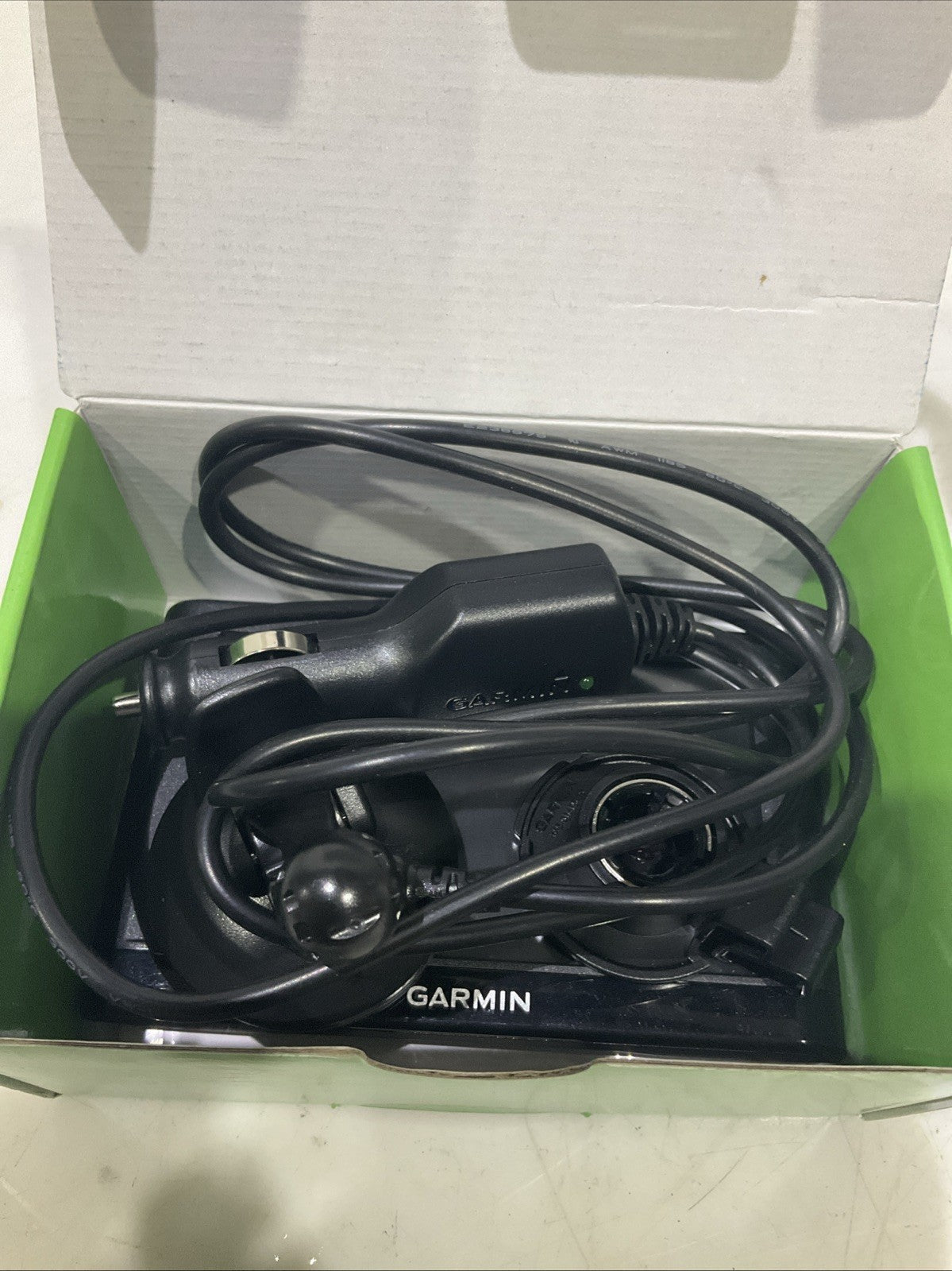 GARMIN NUVI52LM  5-INCH  PORTABLE AUTOMOTIVE GPS  NAVIGATOR  B9S