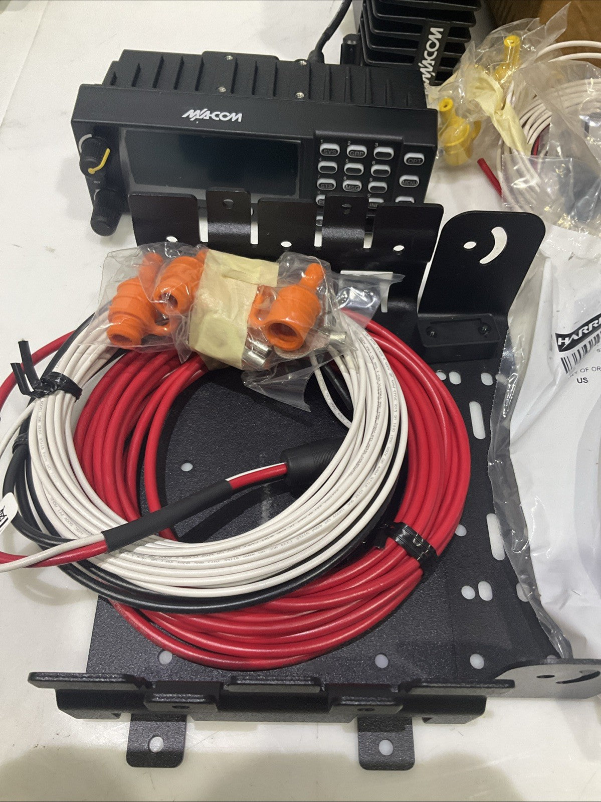 MACOM  M7200 REMOTE MOUNT FULL-DUPLEX RADIO W/GPS  700/800 MHZ  B9S