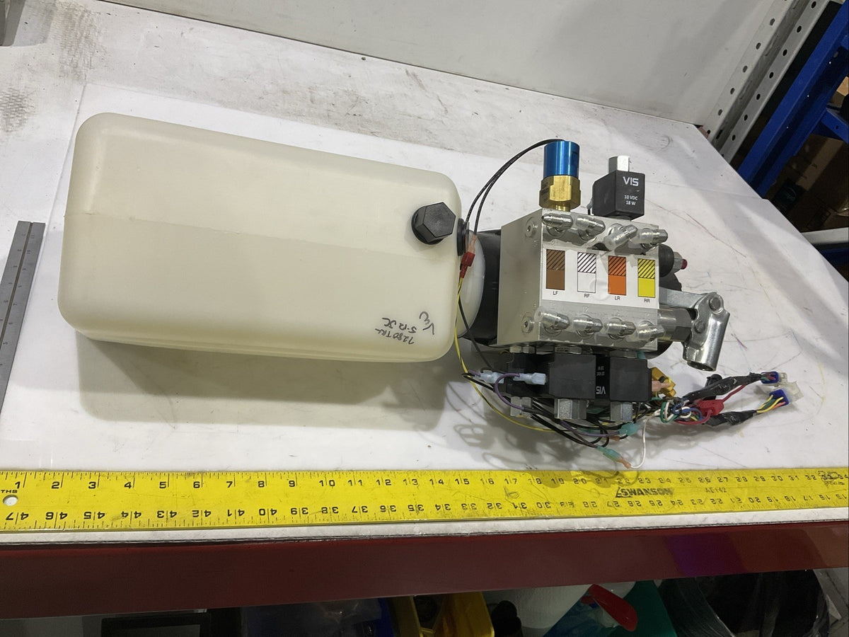 WOMACK  S103T-4979  UNIDIRECTIONAL  LEVELING  PUMP   J5A7
