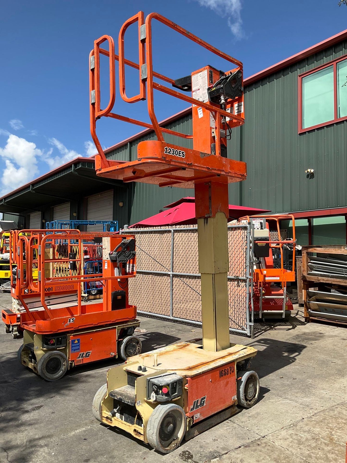 JLG MANLIFT MODEL 1230ES