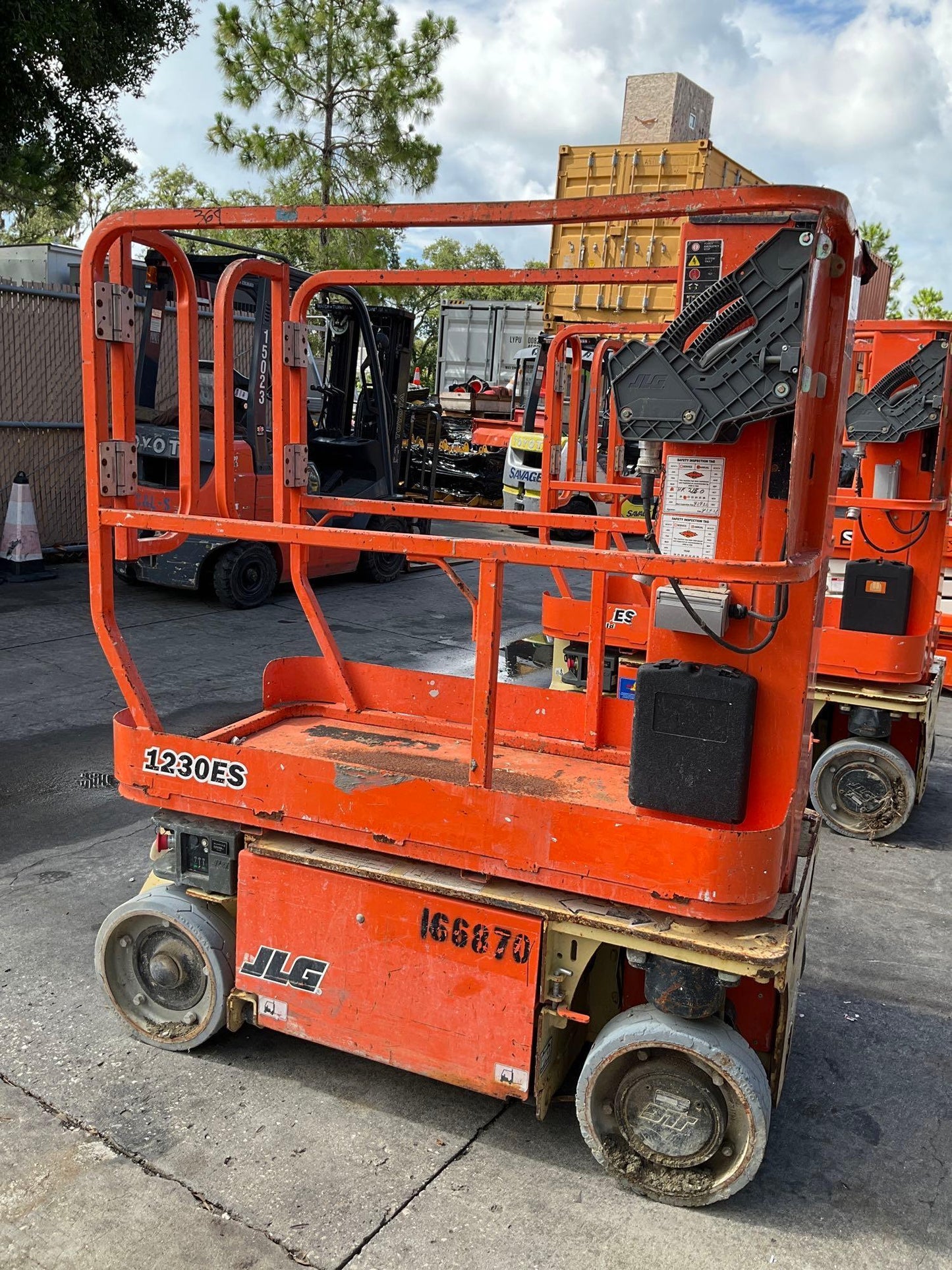 JLG MANLIFT MODEL 1230ES