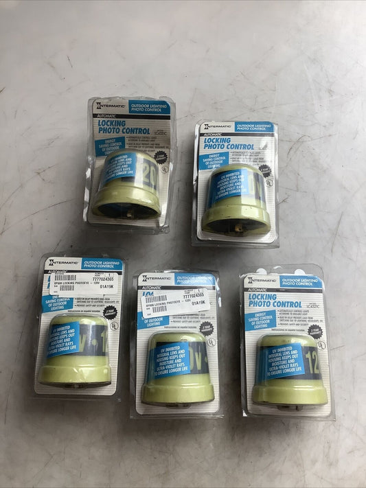 INTERMATIC LC4521C TWIST-LOCK PHOTO CONTROL 120V 1000W 8.3A 888 - LOT OF 5