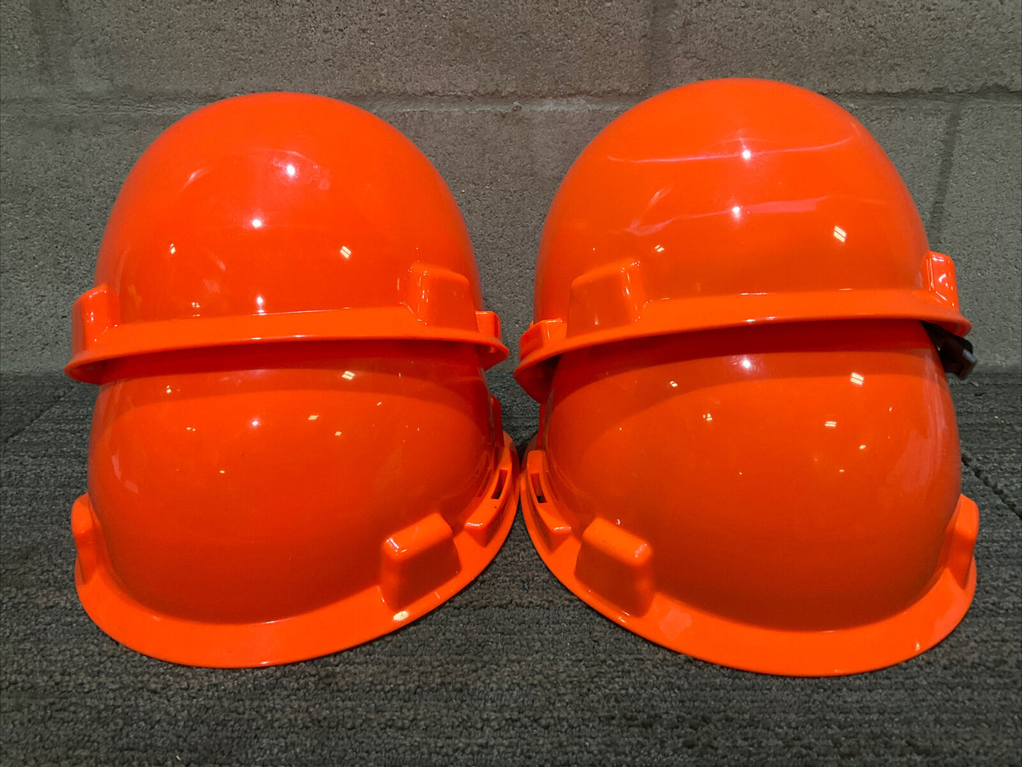 MSA TYPE I PROTECTIVE HELMET ORANGE ADJUSTABLE SMOOTH DOME 222 LOT OF 4