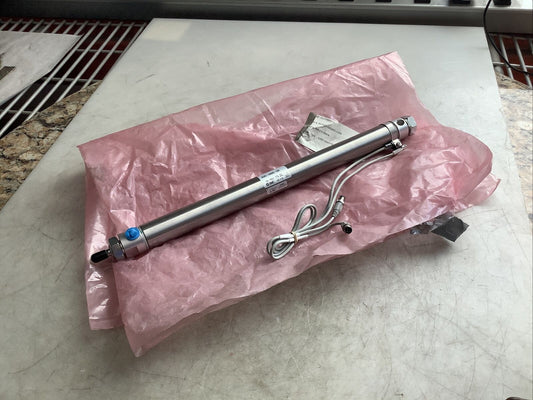 SMC NCMZ1-G4Q002-1200 AIR CYLINDER 250PSI 999