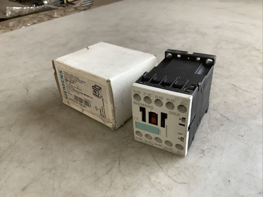 SIEMENS 3RH1131-1BG40 CONTACTOR RELAY 678