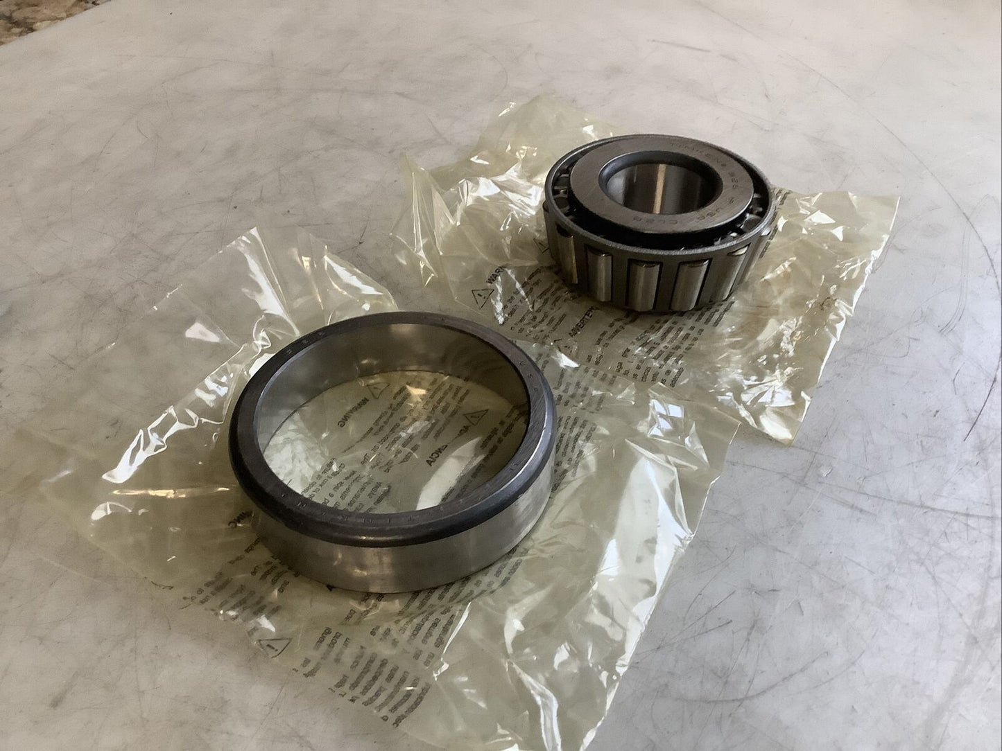 TIMKEN 522 AND 526 TAPERED ROLLER BEARING CUP AND CONE 678