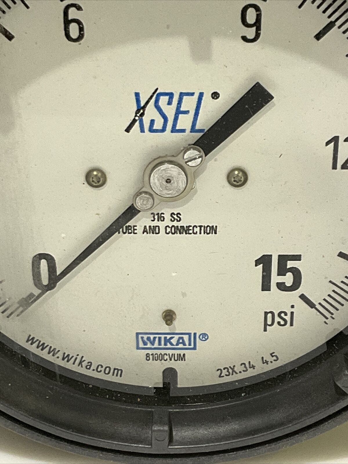 WIKA 233.34 GAUGE 4.5 15 PSI 1/2 B 678