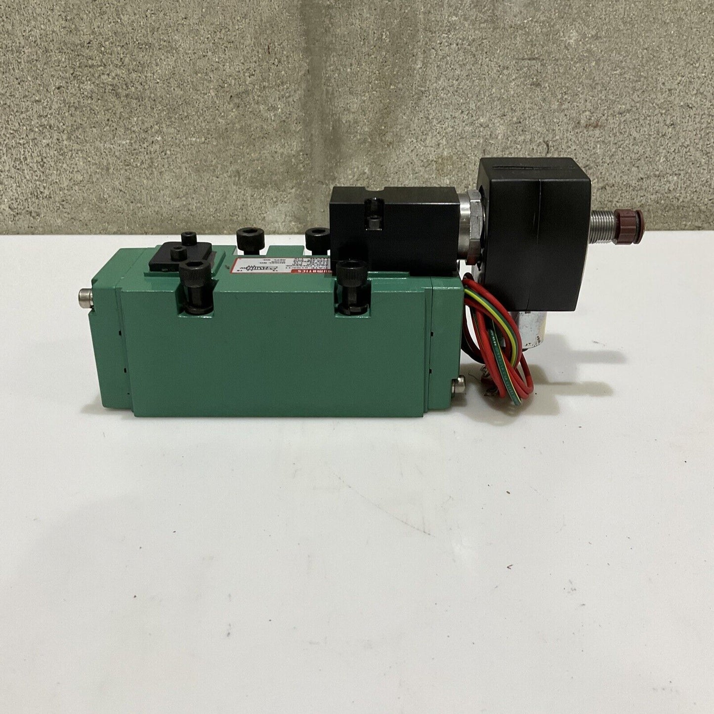 ASCO 92296 EF8003G300 SOLENOID VALVE & REDUNDENT CONTROL NEUMATICS 92296 678