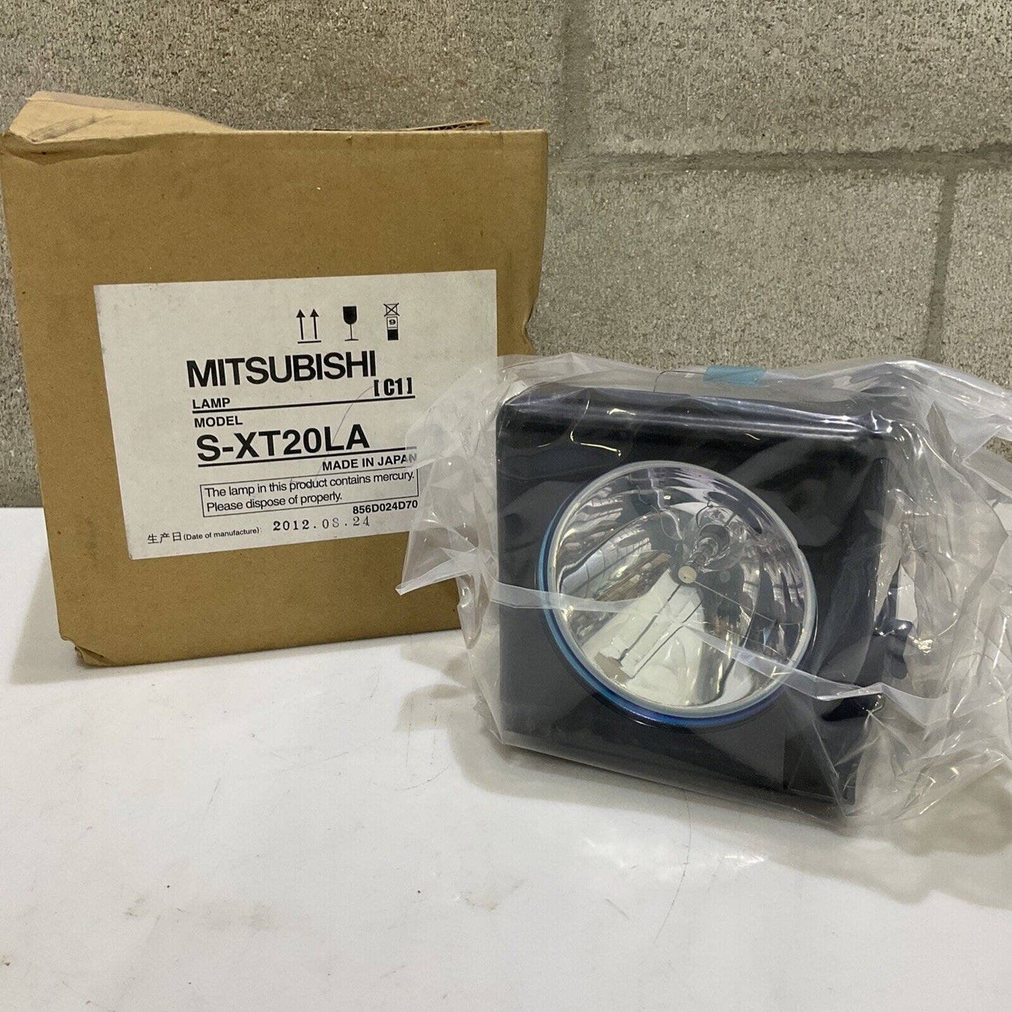 MITSUBISHI S-XT20LA PROJECTOR LAMP 120W 678