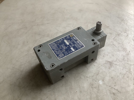 SQUARE D 9007 CR61C LIMIT SWITCH 678