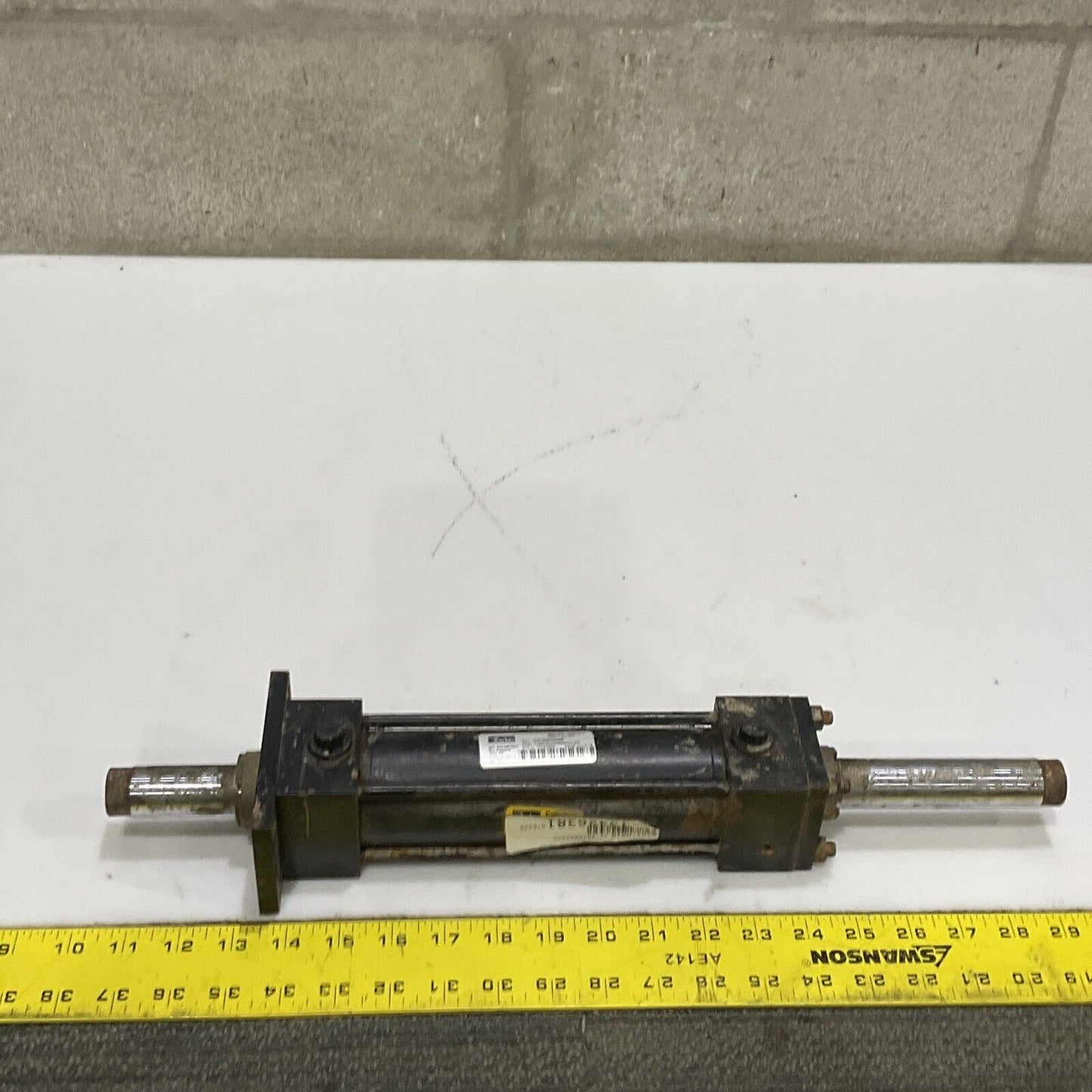 PARKER 200KJ3LLU39A39AC6000 HYDRAULIC CYLINDER 2000/ 800 PSI 678