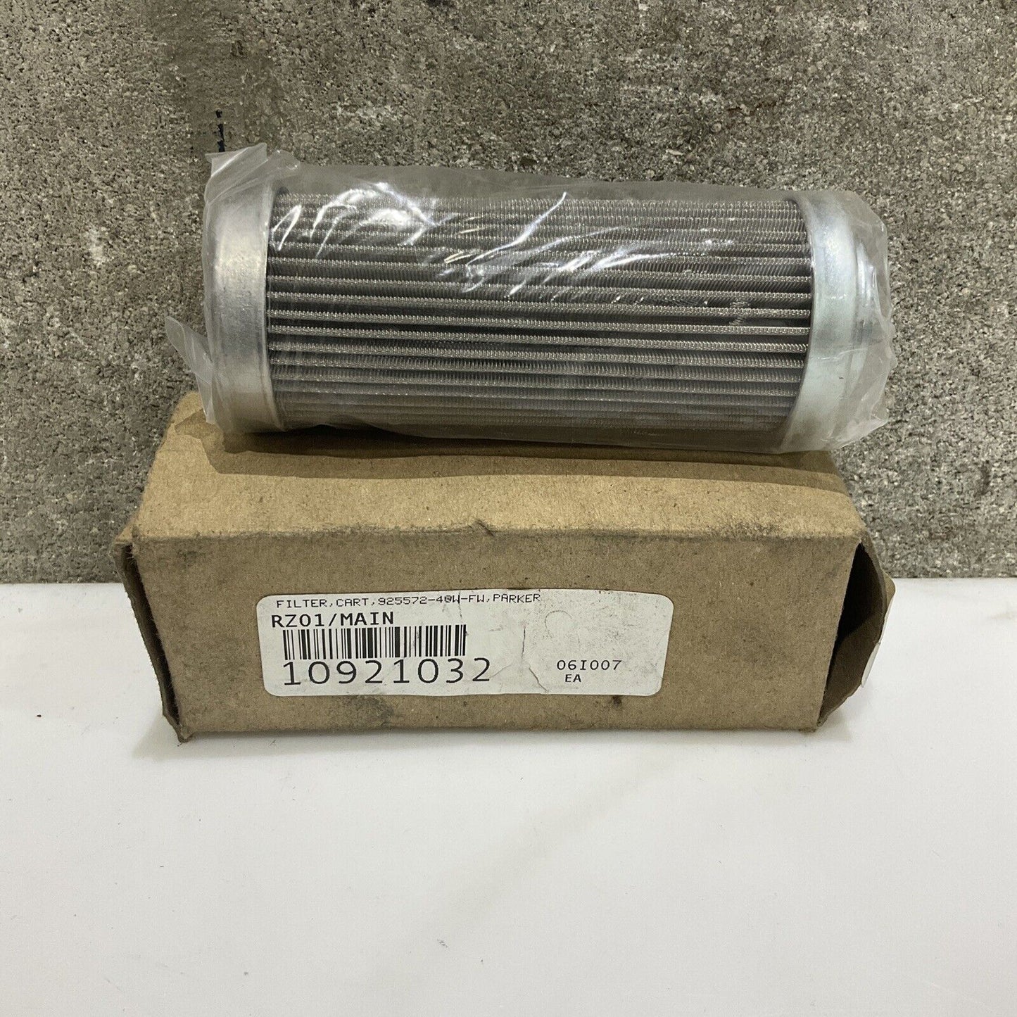 PARKER SF25572-40UWV FILTER CARTRIDGE 678