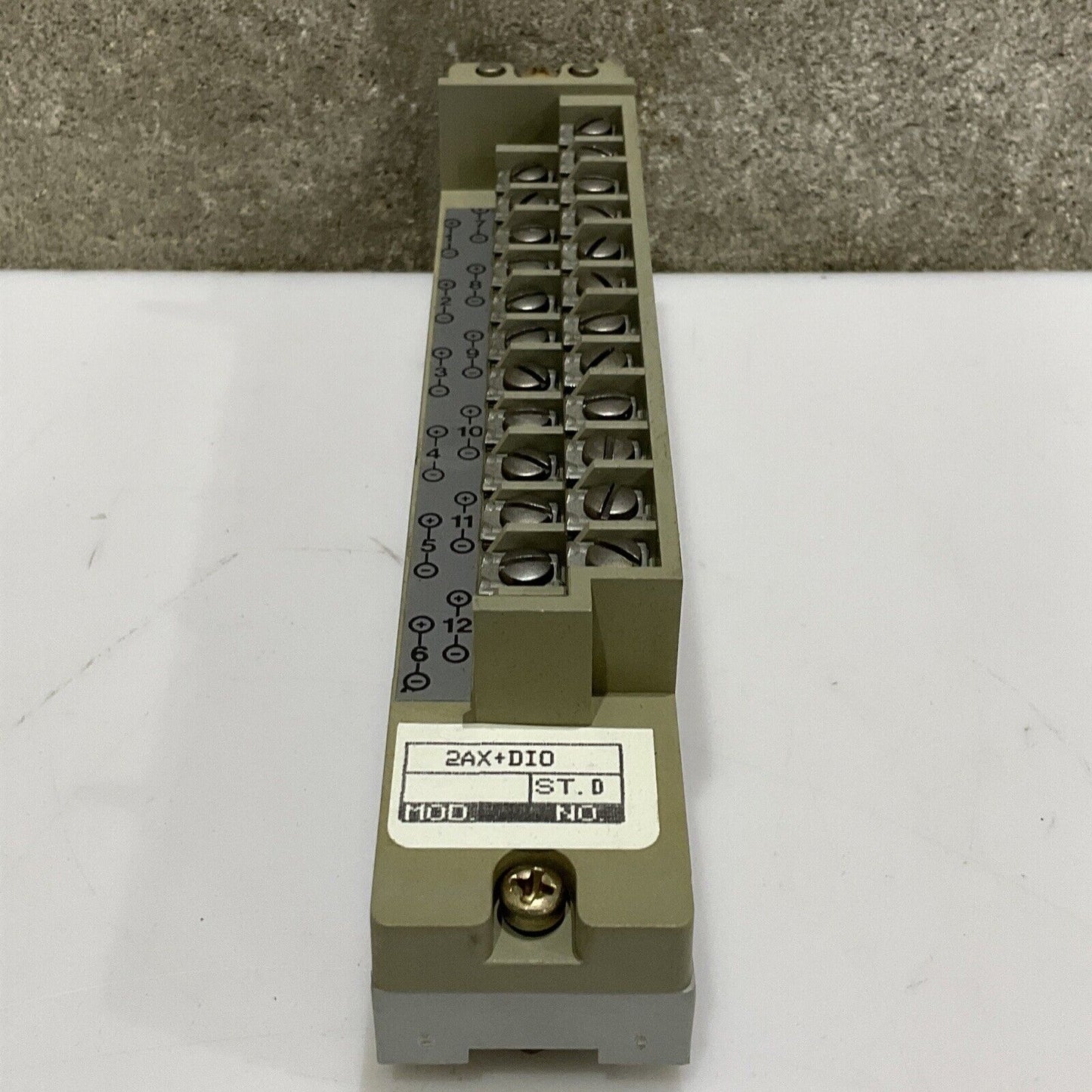 FOXBORO 2AX+DIO 88N-31943-1 N0309JD REV. LEVEL J SIGNAL DISTRIBUTION MODULE 555