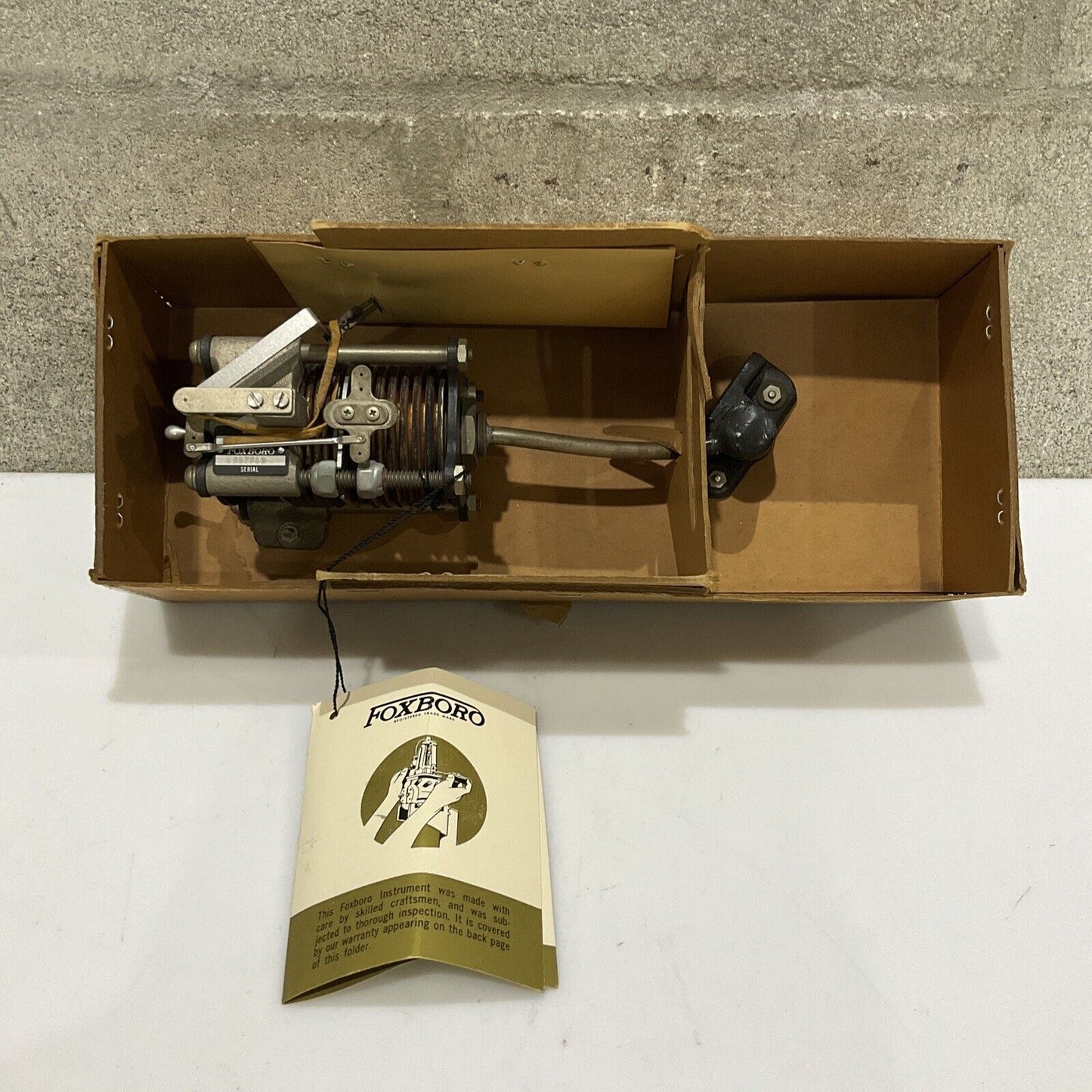 FOXBORO 66N-14884 1537713 555 BR. BELLOWS UC12 0-100 MM HG. ABS.