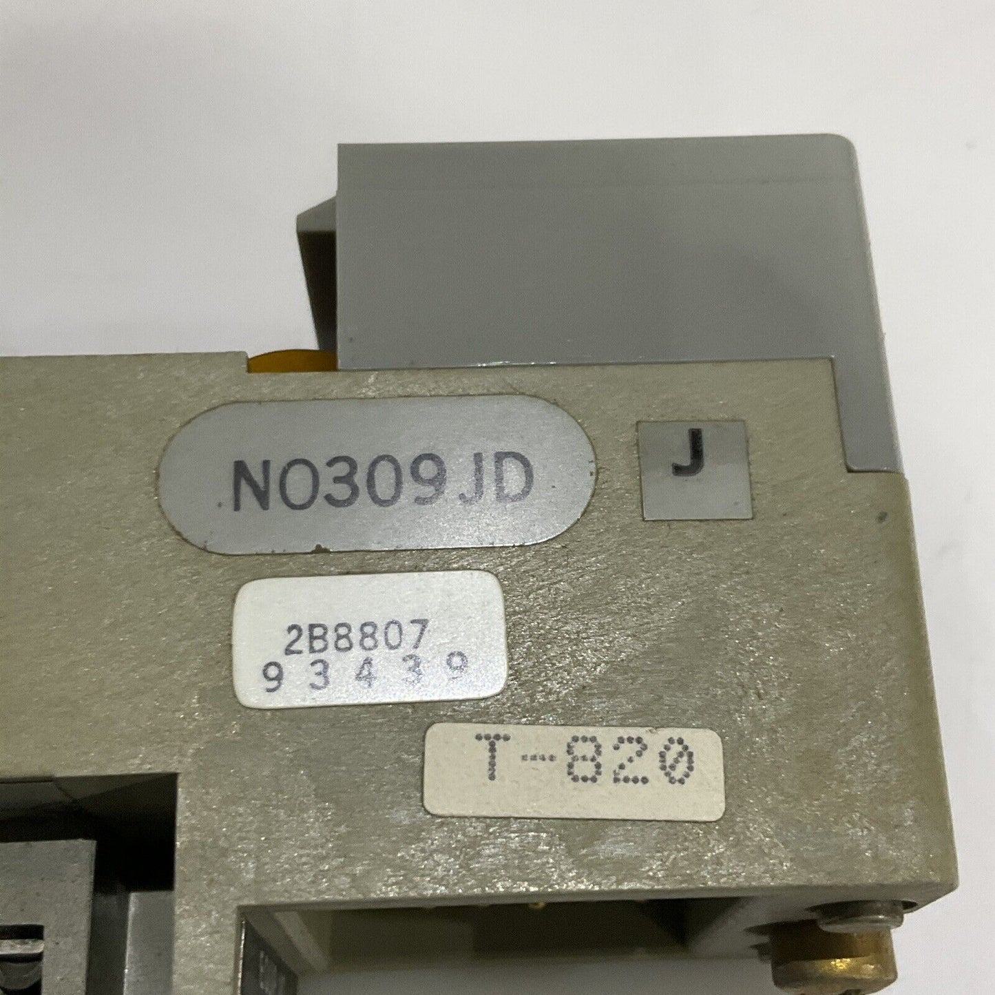 FOXBORO 2AX+DIO 88N-31943-1 N0309JD REV. LEVEL J SIGNAL DISTRIBUTION MODULE 555